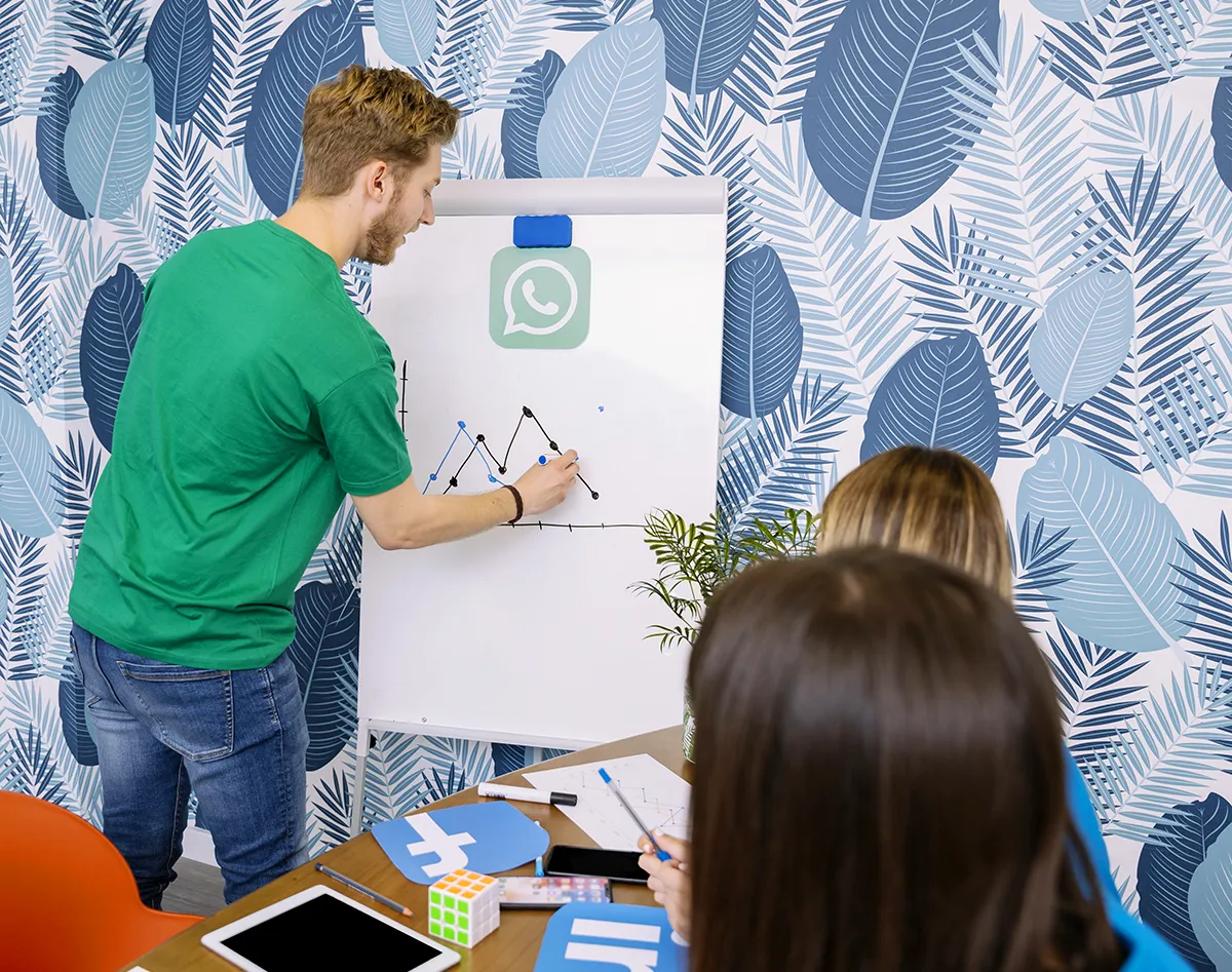 Integracion de WhatsApp con CRM La Clave para no Perder Ventas en Latinoamerica